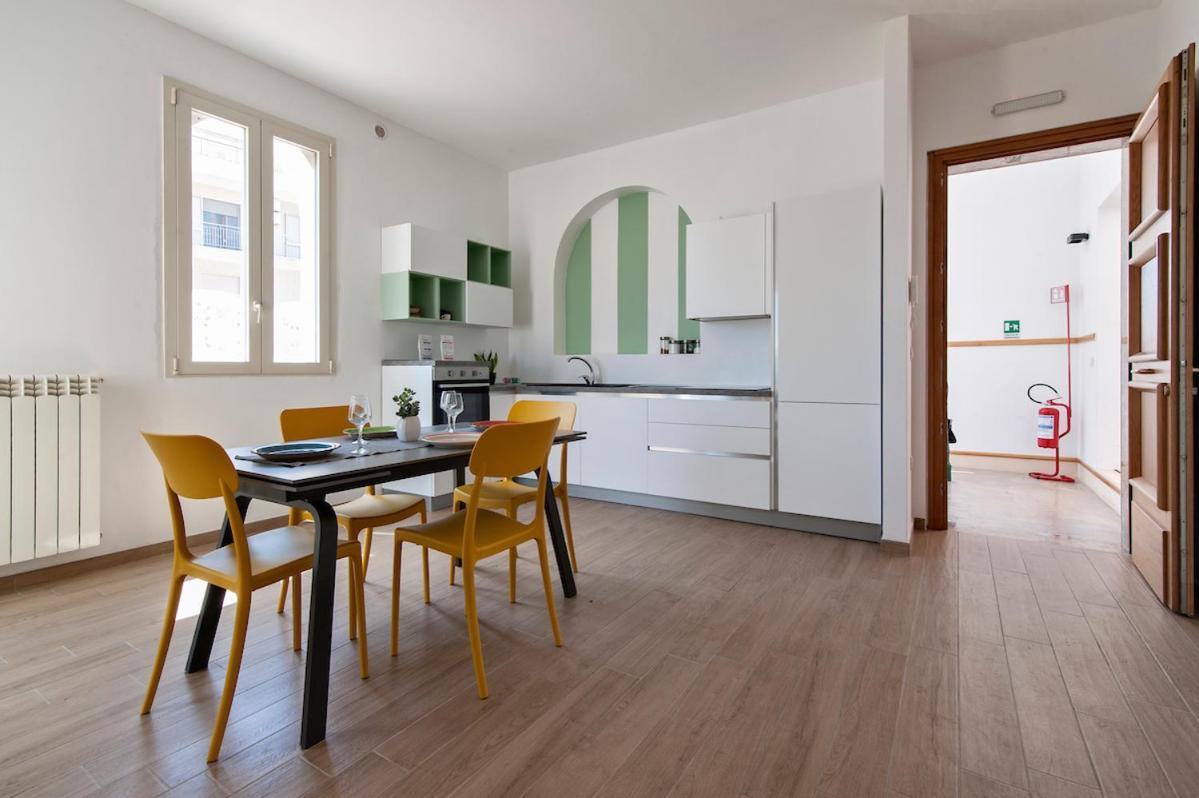 Residence De Franchis - Smart Apartments Lecce Esterno foto